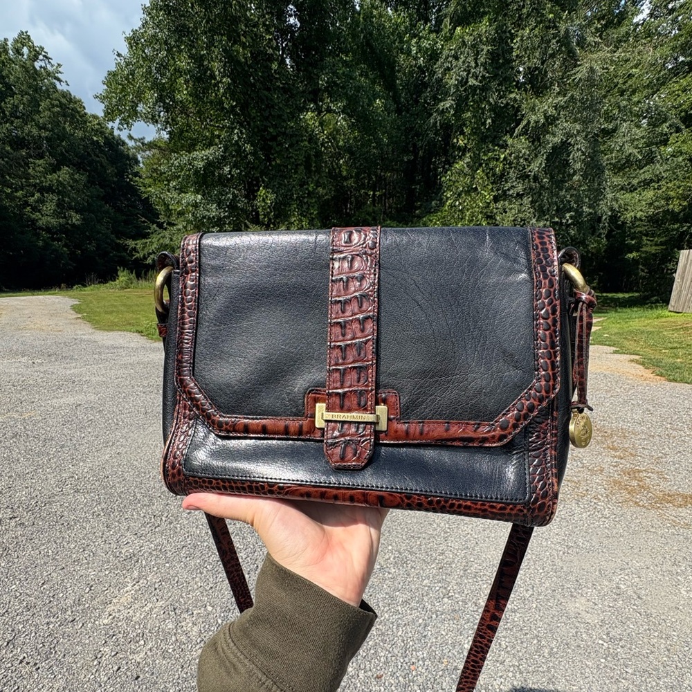 Brahmin Carina Tuscan With Gold Toned hardware Cross Body Purse - Picture 2 of 12